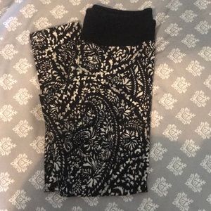 AEO Patterned Capri leggings